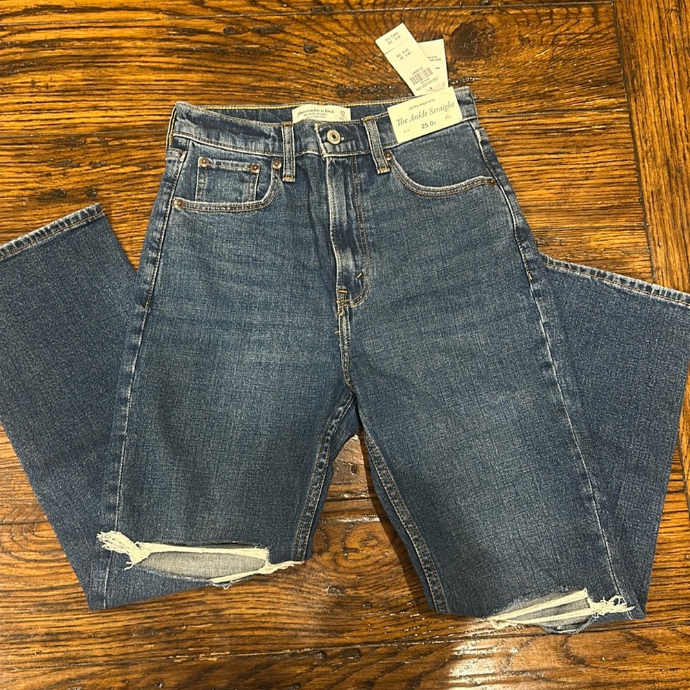NWT Abercrombie women's jeans size 25 or 0: ankle straight ultra high rise,